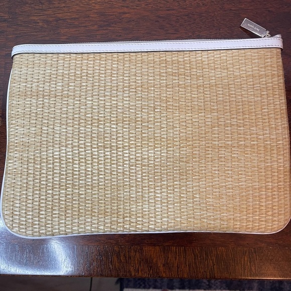 Kate Spade Picnic in the Park Strawberry Pouch EUC - Picture 2 of 5